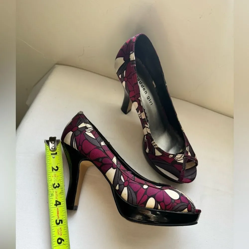 Madden Girl Peep-Toe Pumps with a multicolor purple, Size 7